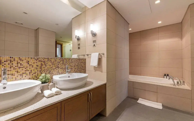 Palm Jumeirah - 2br - New Furnished - Next To Mall