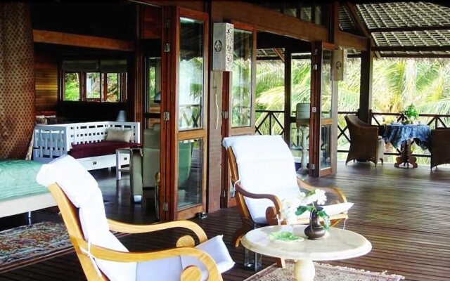 Breve Azurine Lagoon Retreat