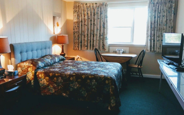 Skyline Motel & Campus Inn
