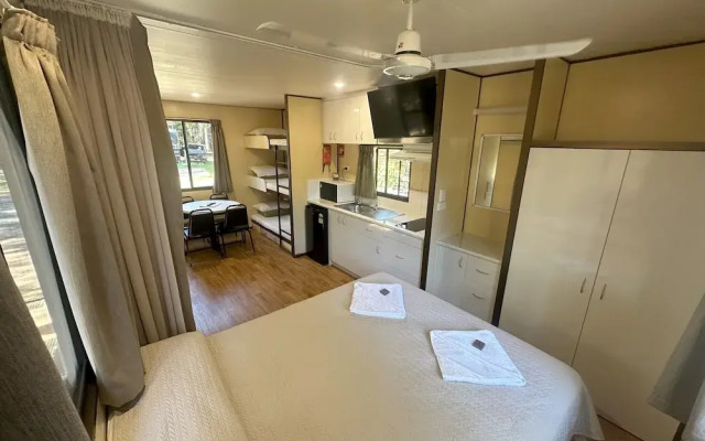 1770 Holiday Village