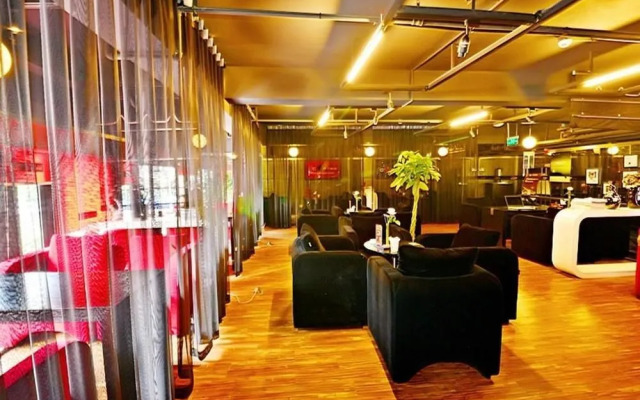 Leshan Celebrity Hotel