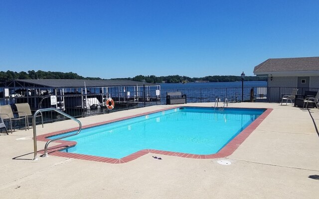 Willow Beach Resort