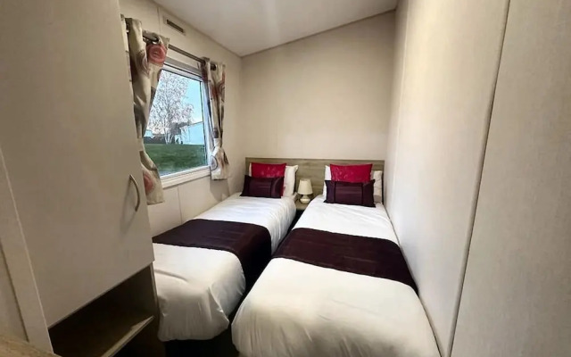 Forget-me-not Stays Holiday Caravan- 3 Bedrooms