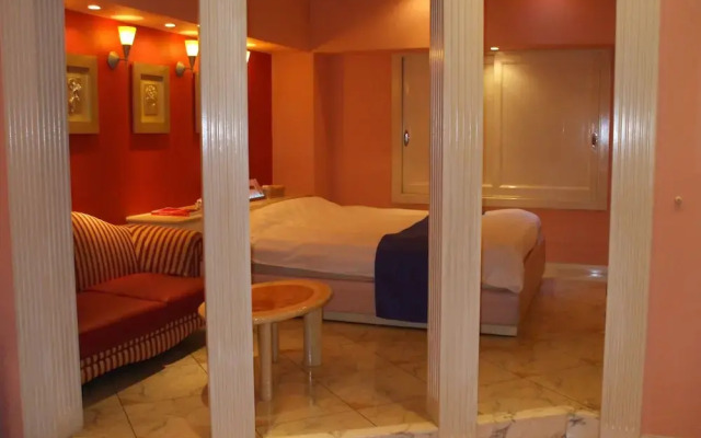 Hotel Large