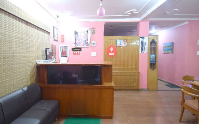 OYO 12079 Hotel Manu Vinod