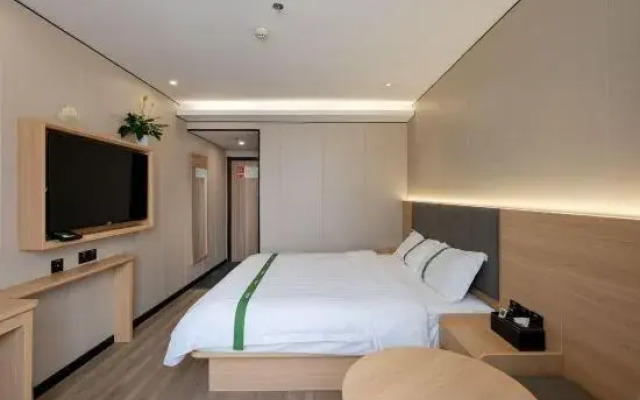 GreenTree Inn Express Hotel (Shanghai Songjiang Sports Center Subway Station)