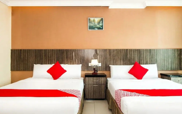 Super OYO 443 Crystal City Hotel