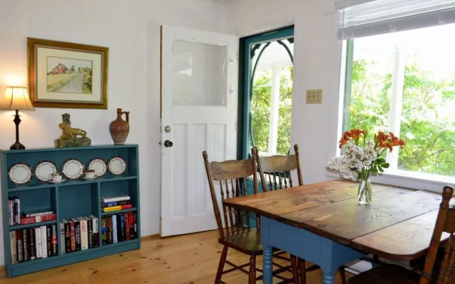 Still Point Lodge & Cottages