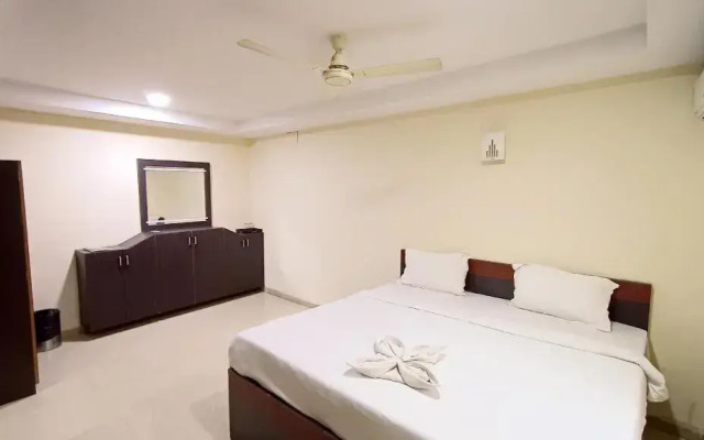 OYO 28157 Hotel Green Field