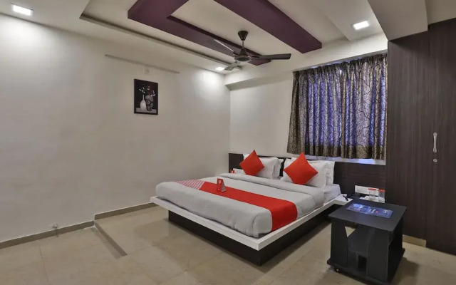 OYO Flagship 11557 Hotel Maharaja Palace