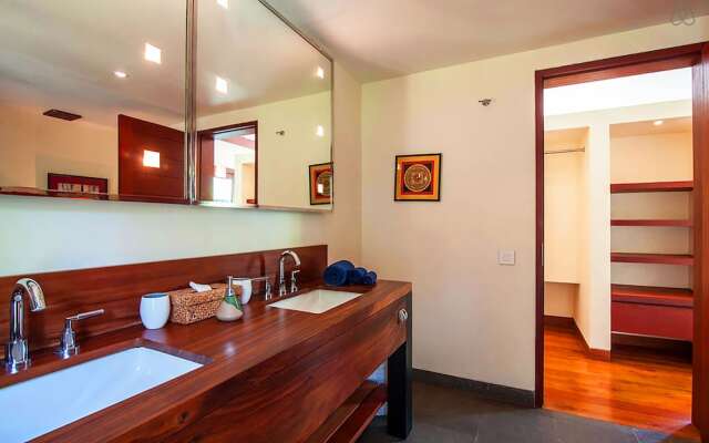 The Colonnade by Exotiq Villa Holidays