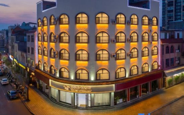 Haiyue Movie Hotel (Mengzi Wencui Road)