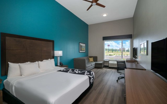 La Quinta Inn And Suites By Wyndham West Memphis