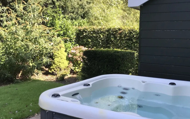 Luxury Holiday Home with Hot Tub at Dutch Coast