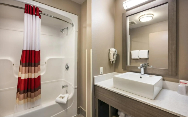Red Roof Inn PLUS+ Boston - Logan