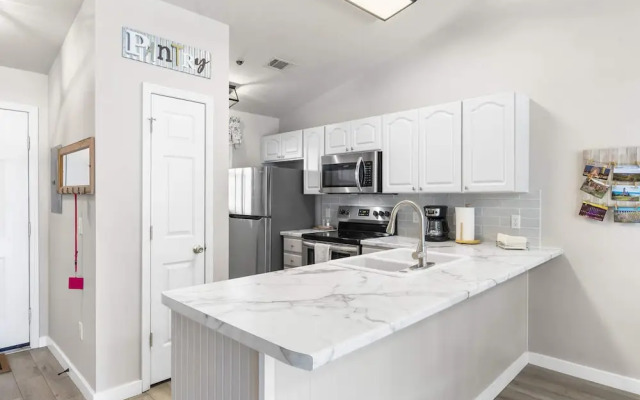 Calm Waters Condo Sleeps 4