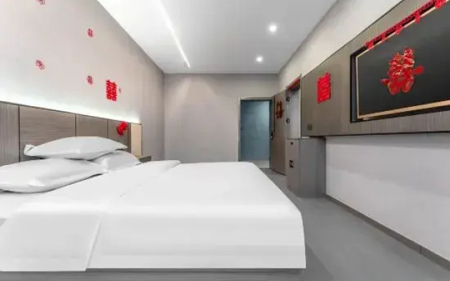 Tongchuang Ejia Chain Hotel (Gushi Xinhe Century City Store)