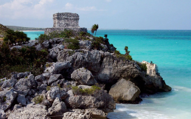 Lo Nuestro Petit Hotel