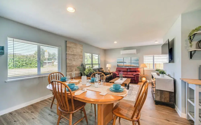 Pet-friendly Moclips Home: Walk to Mocrocks Beach!