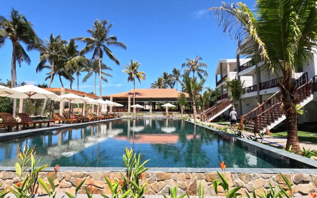 CHARM HON ROM VILLAS by SAZI