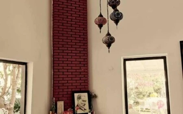 Holifera Hotel