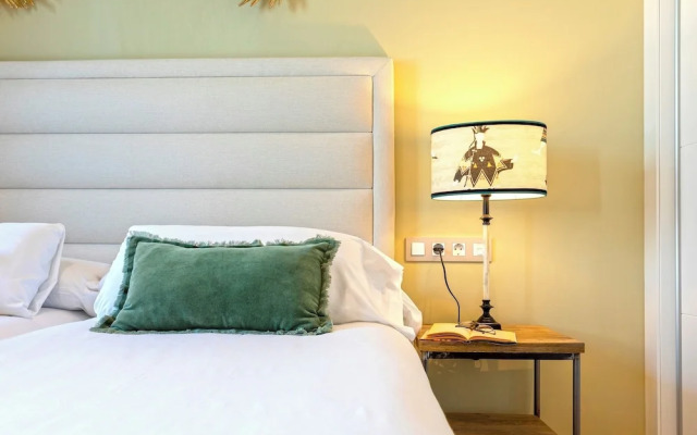 Marvelous Penthouse With 3 Terraces in Triana. Castilla III