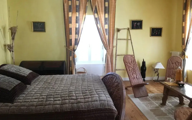 Logis de Guitres - Chambres dHotes