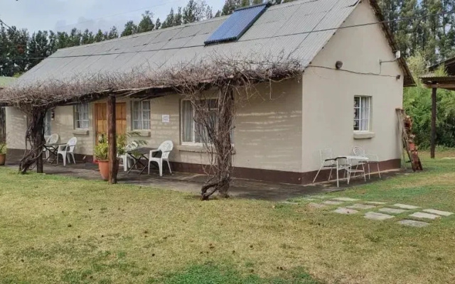 Drakensberg Bush Lodge and Backpackers