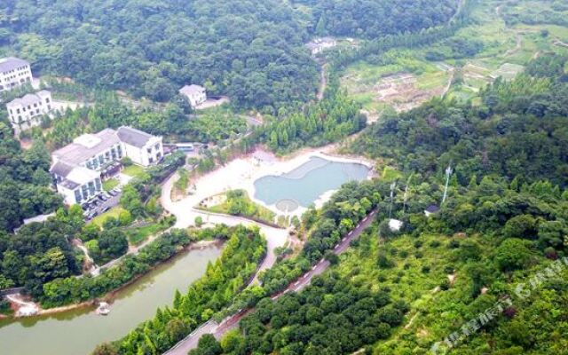 Ningbo Mirror Lake Resort