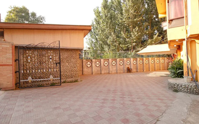 Kashmir Hilltown