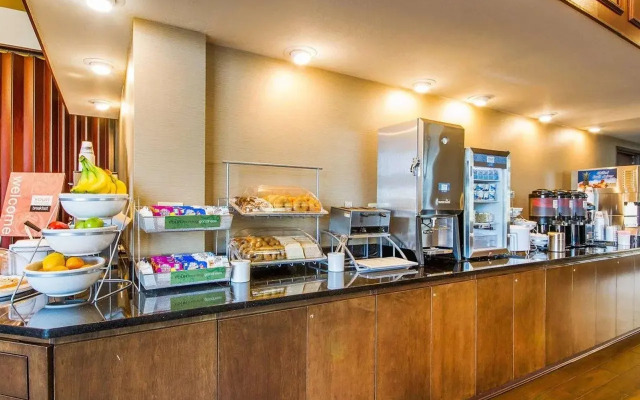 Comfort Suites