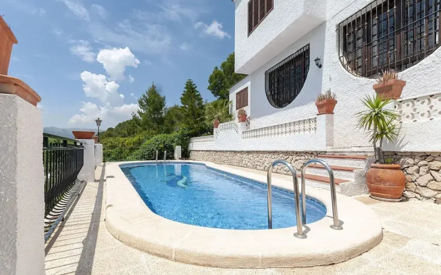 Casabra in Ador With 5 Bedrooms and 3 Bathrooms