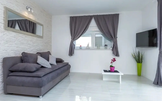 Villa Lumada Pool Apartments