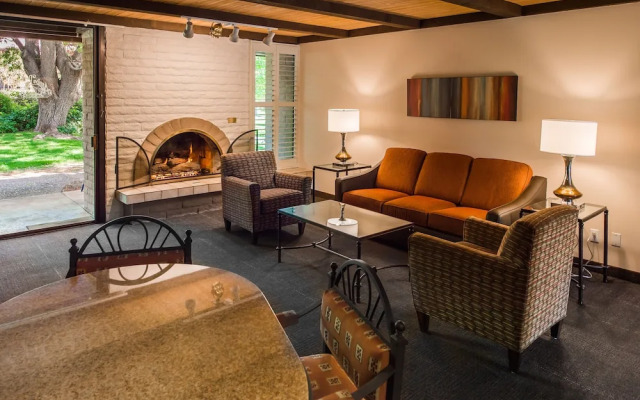 Arroyo Roble Resort at Oak Creek