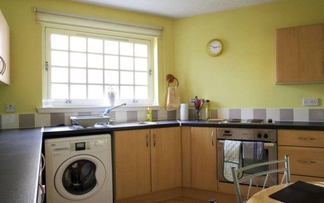 1 Bedroom Apartment By The Meadows