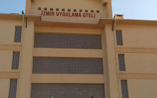 Izmi̇r Uygulama Oteli̇