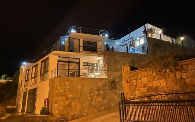 House Within 5 Min Walk to Beach in Akyarlar