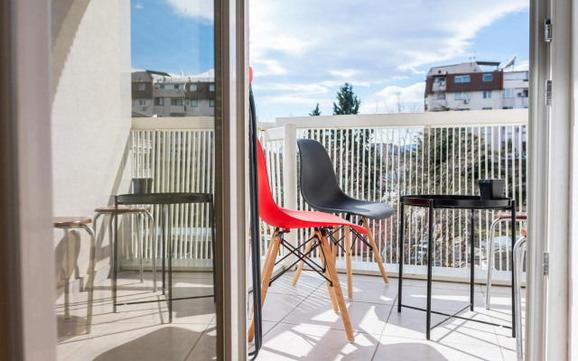 High-End Spacious Apartment next to City Mall