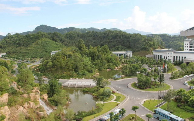 Heyuan Mels Welton Evergreen Lake Hotel