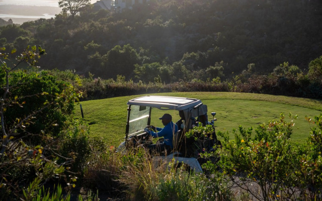 Pezula Magic Retreat - 4 Bedroom Lagoon View Home