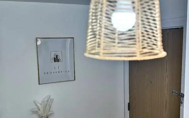 Birmingham City Centre- Free Parking - No Deposit