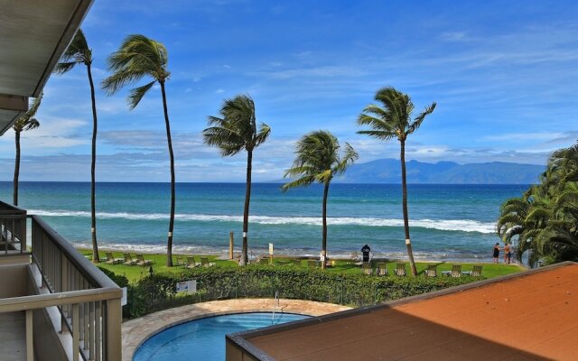 Paki Maui #224 2 Bedroom Condo by RedAwning