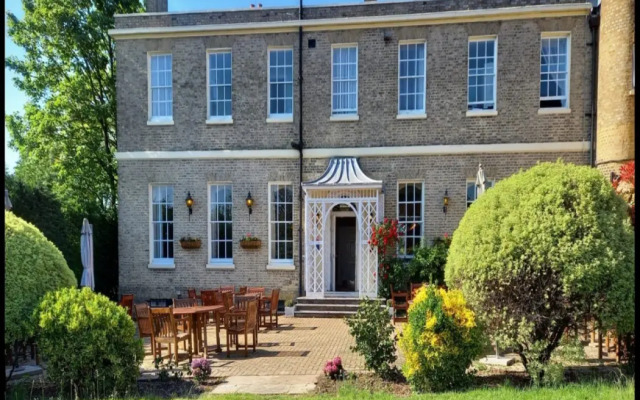 London Chigwell Prince Regent Hotel, BW Signature Collection