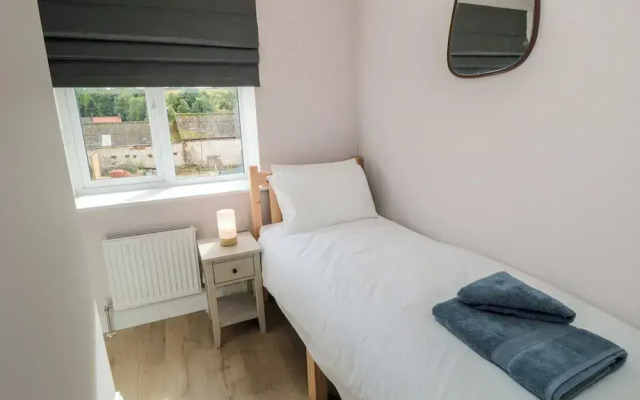 1 Staveley Cottages