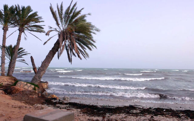 Hari Club Beach Resort