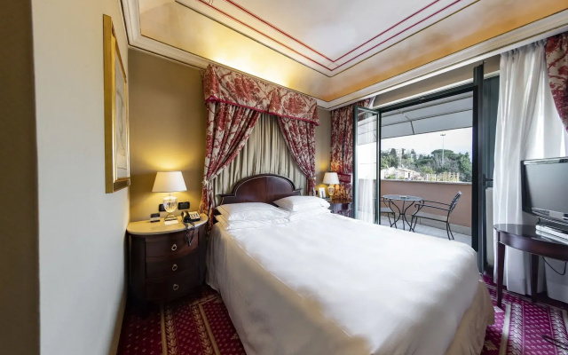 River Château Hotel