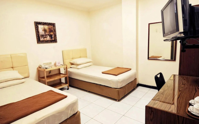 Hotel Sumber Waras