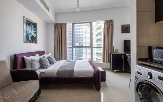 Modern Studio w/ Incredible Marina Views!