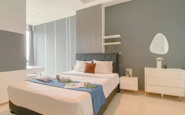 Modern Monochromatic 2Br Near Lrt Station At Apartment Samara Suites