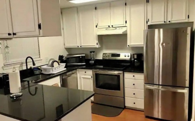 Room in House - Majestic Private Room